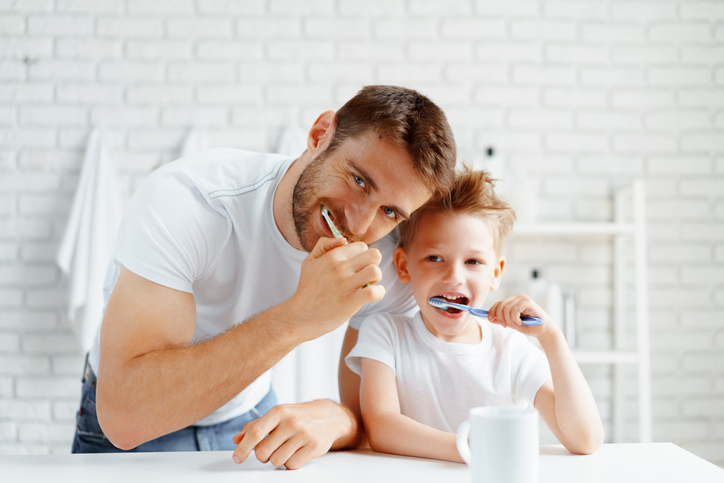 cepillarse los dientes más de tres veces al día