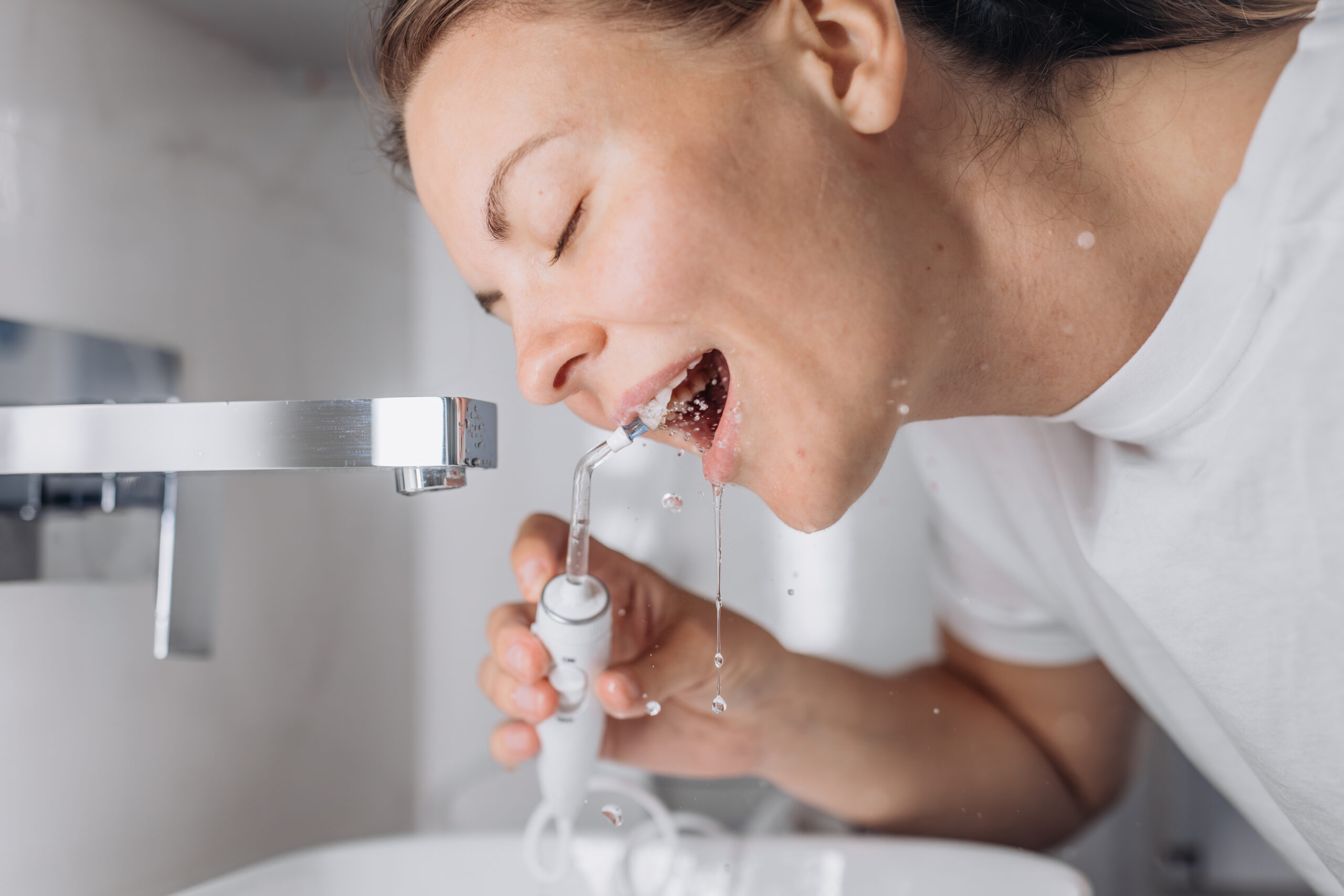 Irrigador dental